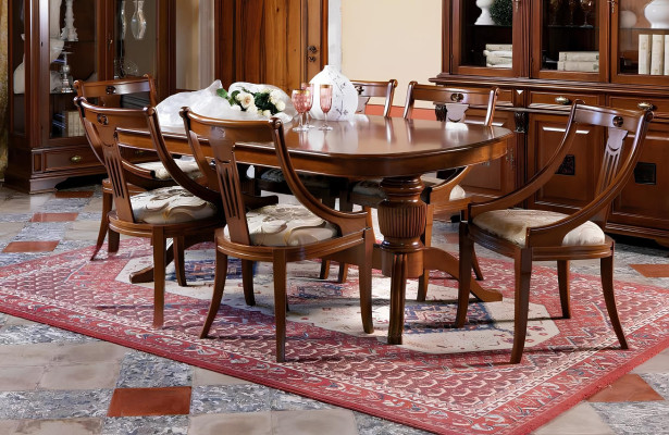Set de masă cu 4 scaune clasice în 5 părți.