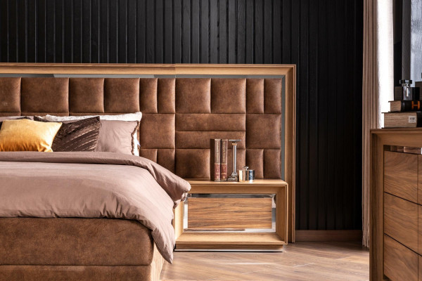 Set de mobilier pentru dormitor cu pat + mese de noptieră de lux în maro