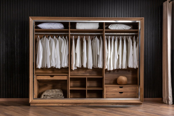 Dulap cu 6 uși pentru dormitor