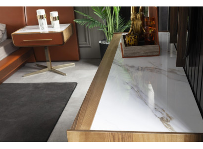 Dulap de design luxos cu picioare aurii