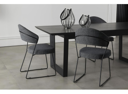 Set de mobilier Mustan cu dulap, scaune și masă