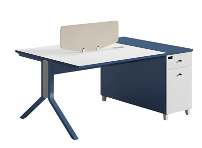 Birou negru și alb cu spațiu de depozitare funcțional și suprafață de compartiment practică