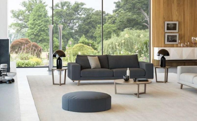 Graues Wohnzimmersofa Luxus Dreisitzer Polstercouch Moderne Möbel Stil