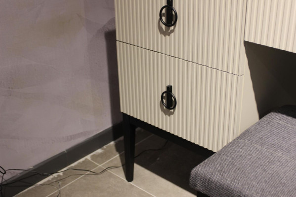 Praktisch Modern und Neu Schlafzimmer Schminktisch mit Spiegel und Hocker