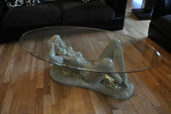 Erotischer Glastisch Skulptur Figur Couchtisch Tisch Sofa Bestell Tische Statue