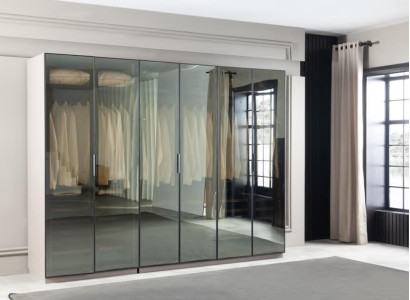 Brauner Kleiderschrank für Schlafzimmer mit Stauraum Glastüren