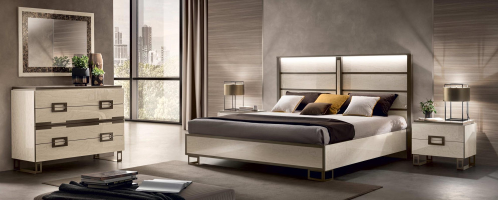 Schlafzimmer Bett Nachttisch Kommode Spiegel Polsterbett Doppelbett Set 5tlg.