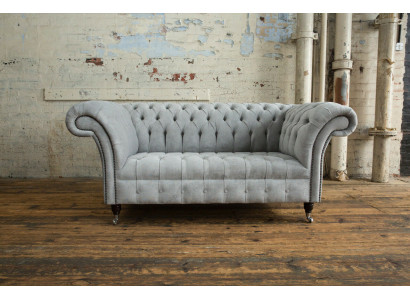 Sofa Chesterfield 2 Sitzer Couch Polster Sitz Textil Stoff Samt Couchen Sofas