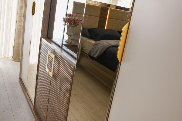Beiger LED-Kleiderschrank Holzschrank Schlafzimmer Möbel Spiegelschrank
