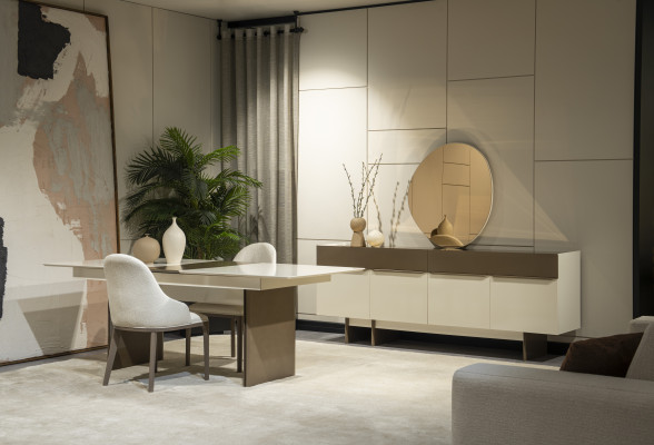 Stilvolle Küchenmöbel Designer Esstisch 4x Textil Stühle Edle Anrichte