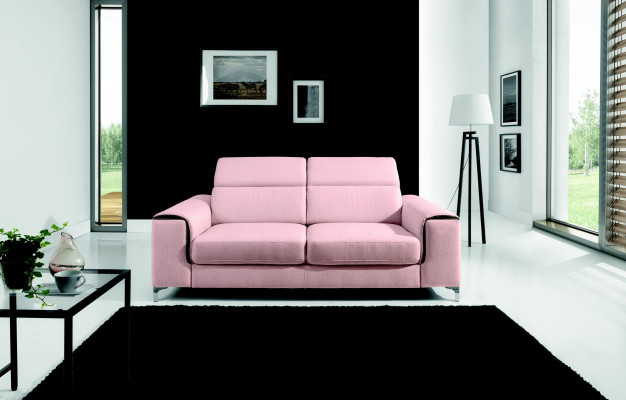 Ein respektables modernes und komfortables 2-Sitzer-Sofa in stilvoller rosa Farbe