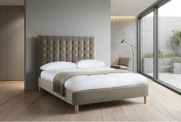 Graues Luxus Chesterfield Doppelbett Polsterbett Schlafzimmer Bett