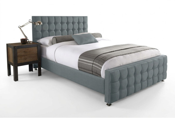 Chesterfield graues Doppelbett Designer Luxus Schlafzimmer Betten Edle Ausstattung
