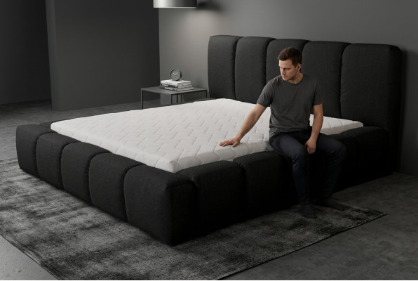 Bett Schwarzes Doppelbett Schlafzimmer Holzmöbel Design Polstermöbel Stoff