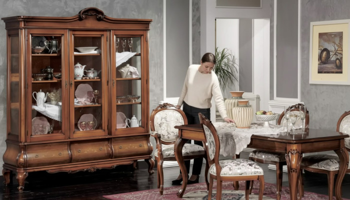 Klassische Esszimmer Garnitur Holzmöbel Esstisch 4x Stühle Vitrine 6tlg