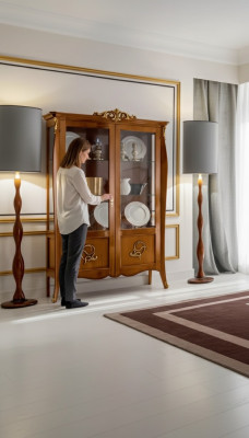 Luxus Holz Vitrine Anrichte Design Braun Italienische Möbel Schrank Neu