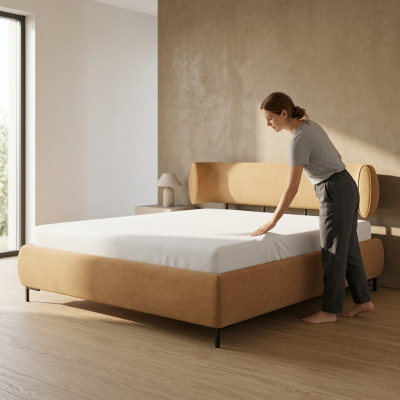 Braunes Schlafzimmer Bett Polsterbetten Designer Holzgestell Textilbett