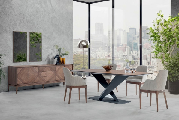 Luxus Set Für Esszimmer 5tlg Tisch 4x Stuhle mit Anrichte Tische Holz