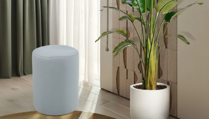  Luxuriöser Sitzhocker mit weißem Textilbezug und MDF-Gestell Neu
