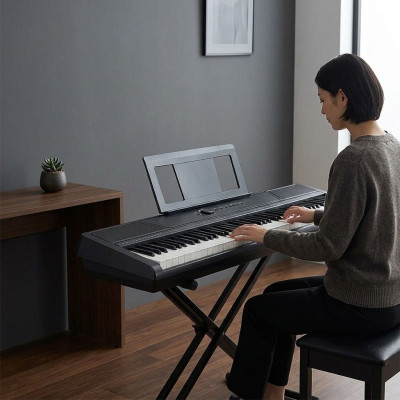 Pian digital Mukava: 88 clape, ritmuri, Bluetooth - ideal pentru muzicieni
