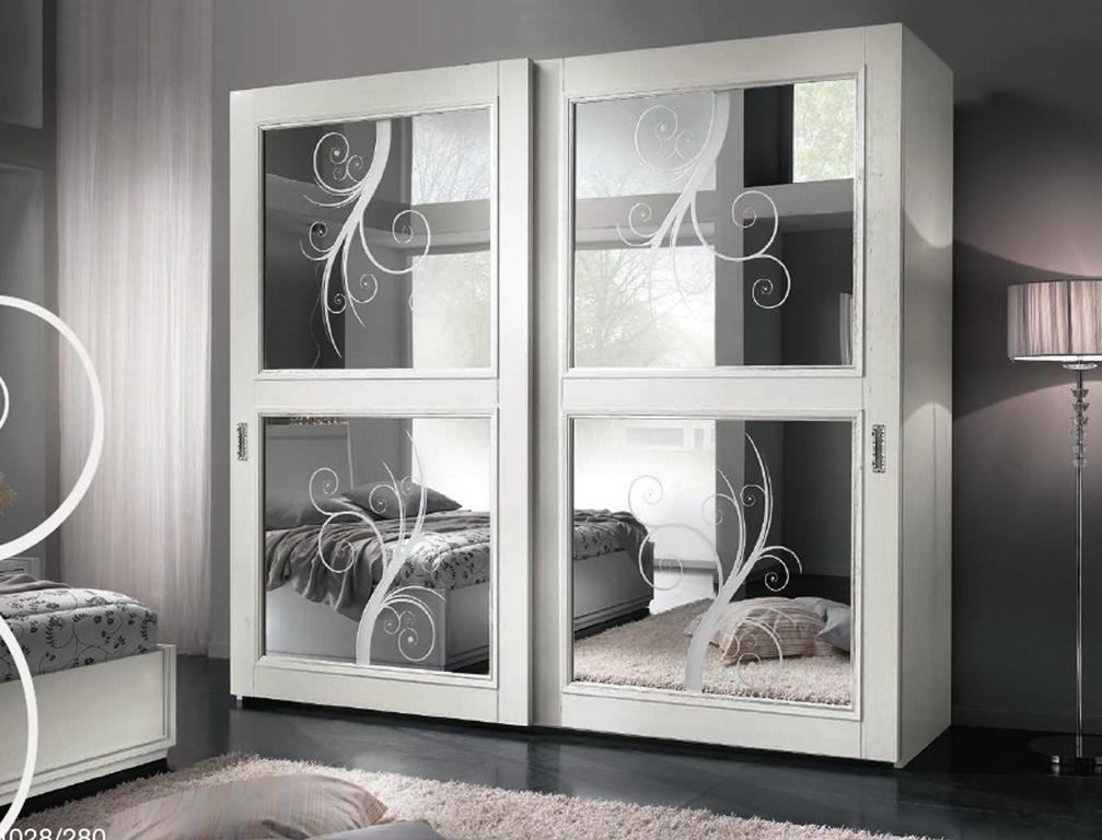 Kleiderschrank Schiebetüren Schrankwand Schränke Schrank Holz Italienische Möbel